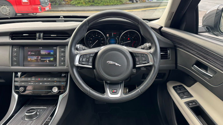 Jaguar XF 3.0d V6 S 4dr Auto Diesel Saloon